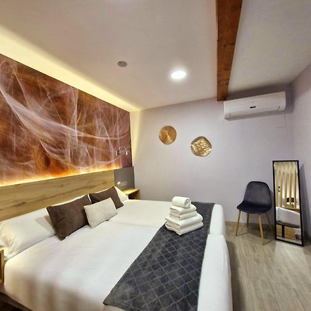 Feeling Home - Suites&Rooms León Extérieur photo