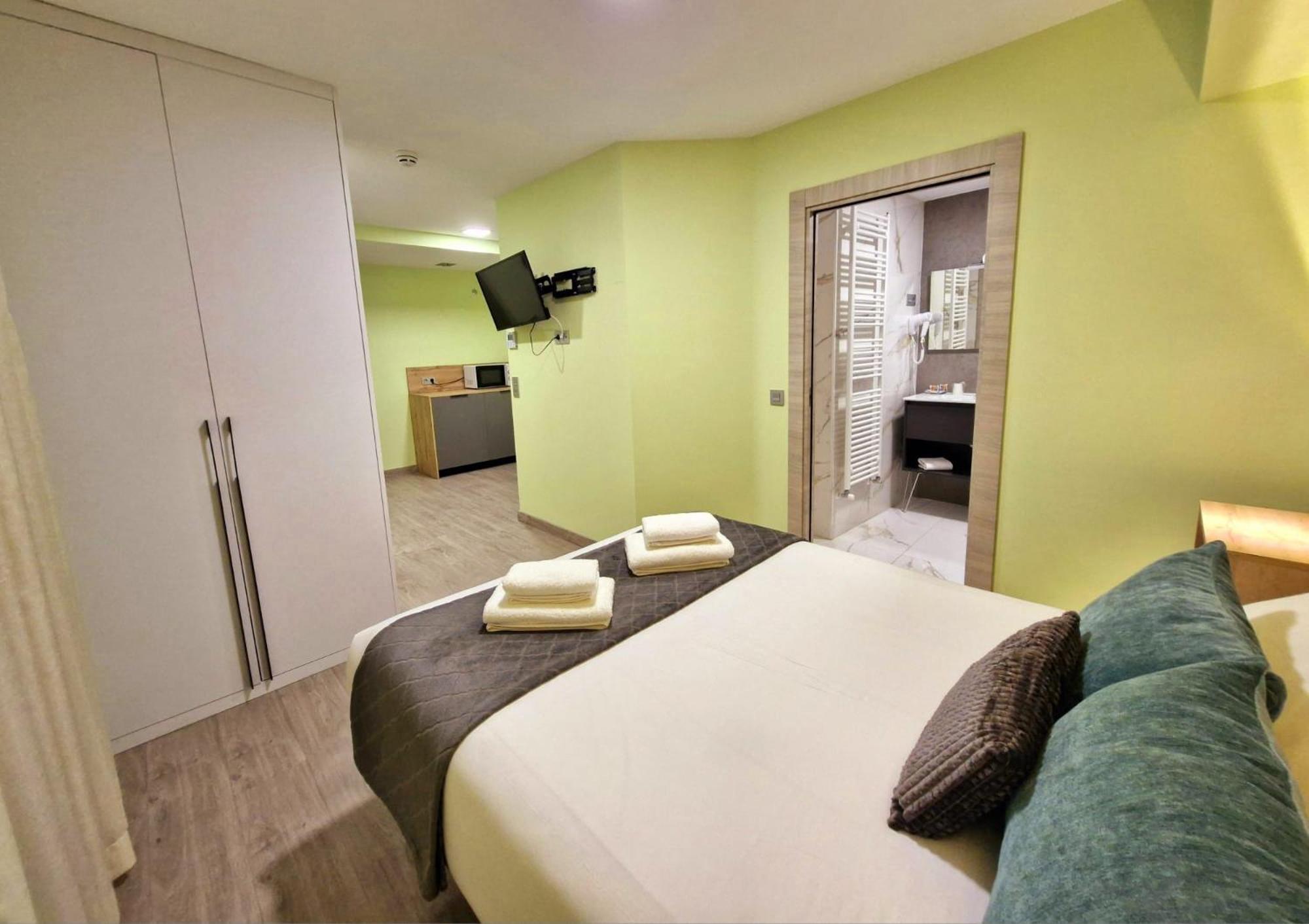 Feeling Home - Suites&Rooms León Extérieur photo