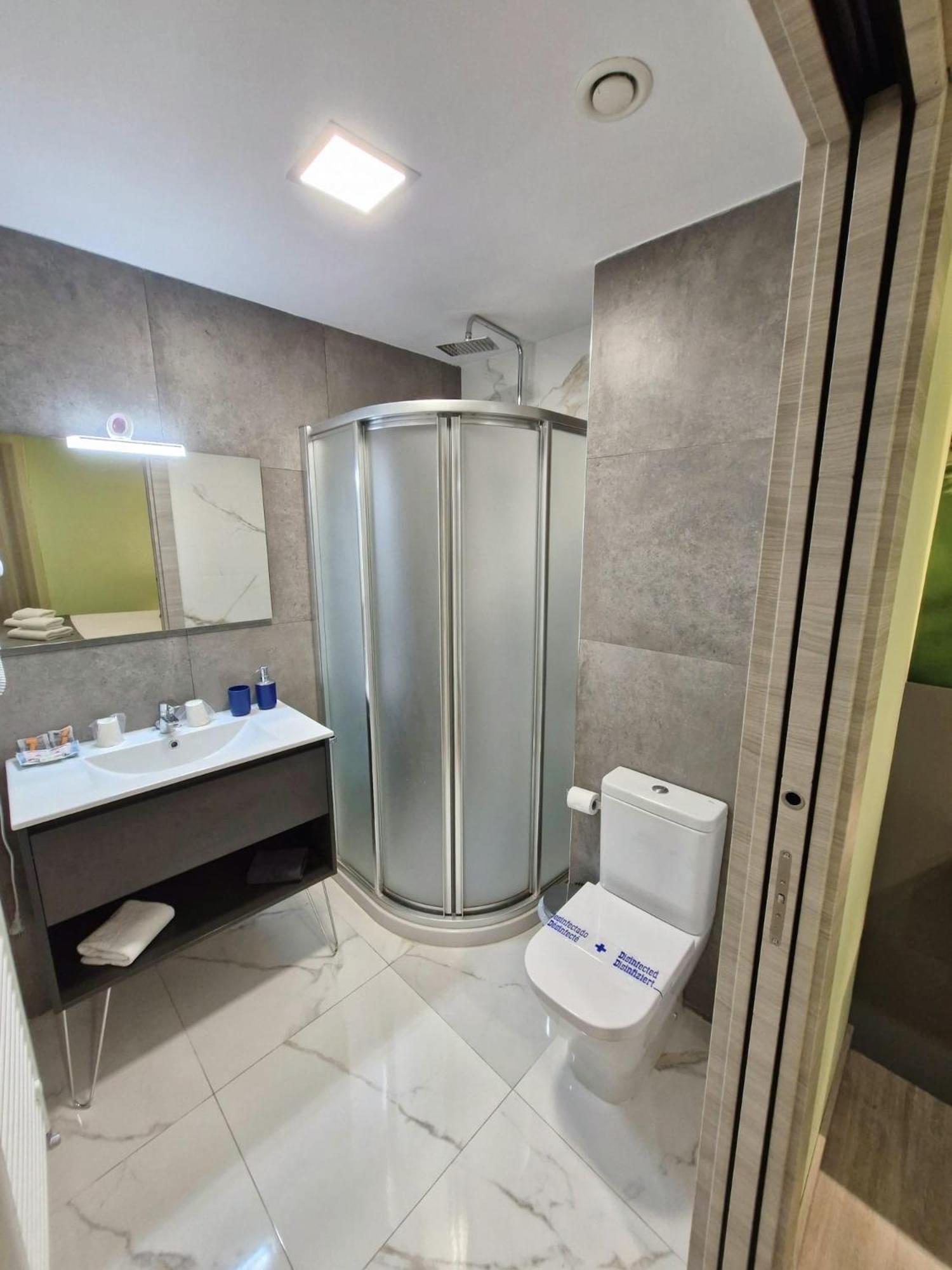 Feeling Home - Suites&Rooms León Extérieur photo