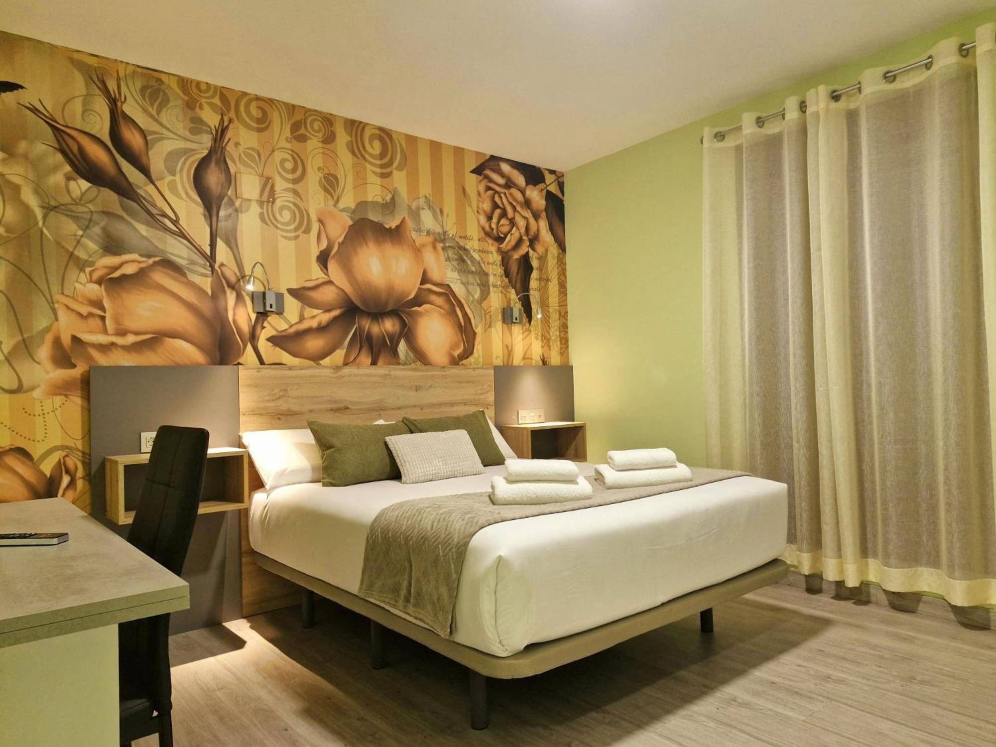 Feeling Home - Suites&Rooms León Extérieur photo