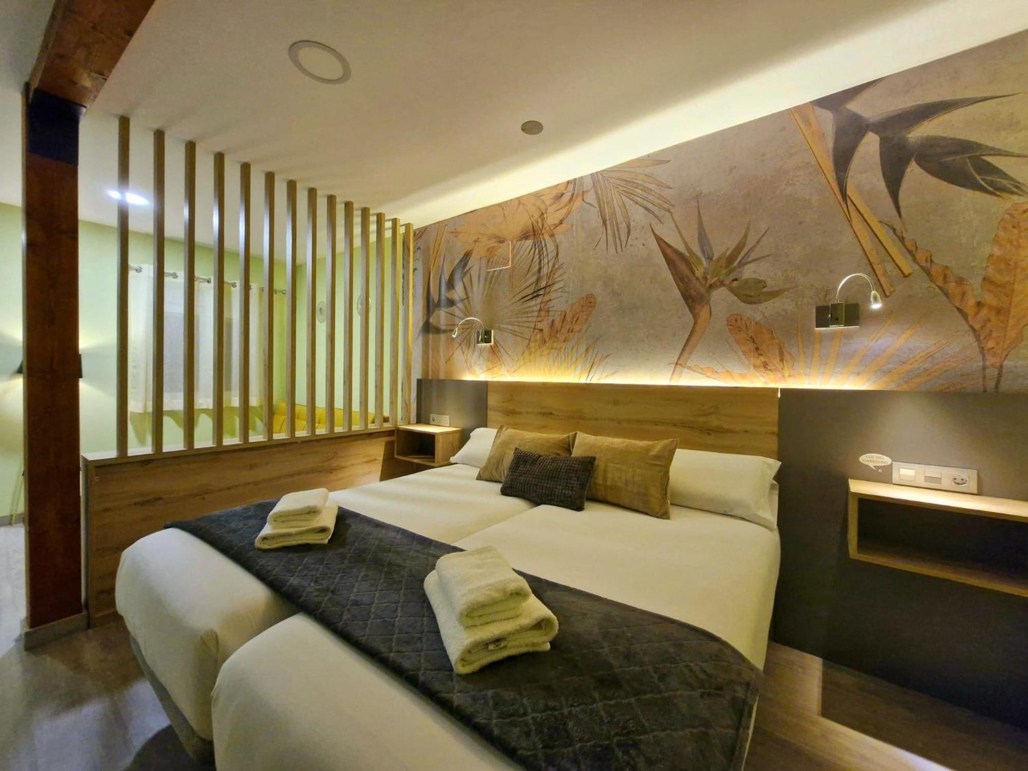 Feeling Home - Suites&Rooms León Extérieur photo