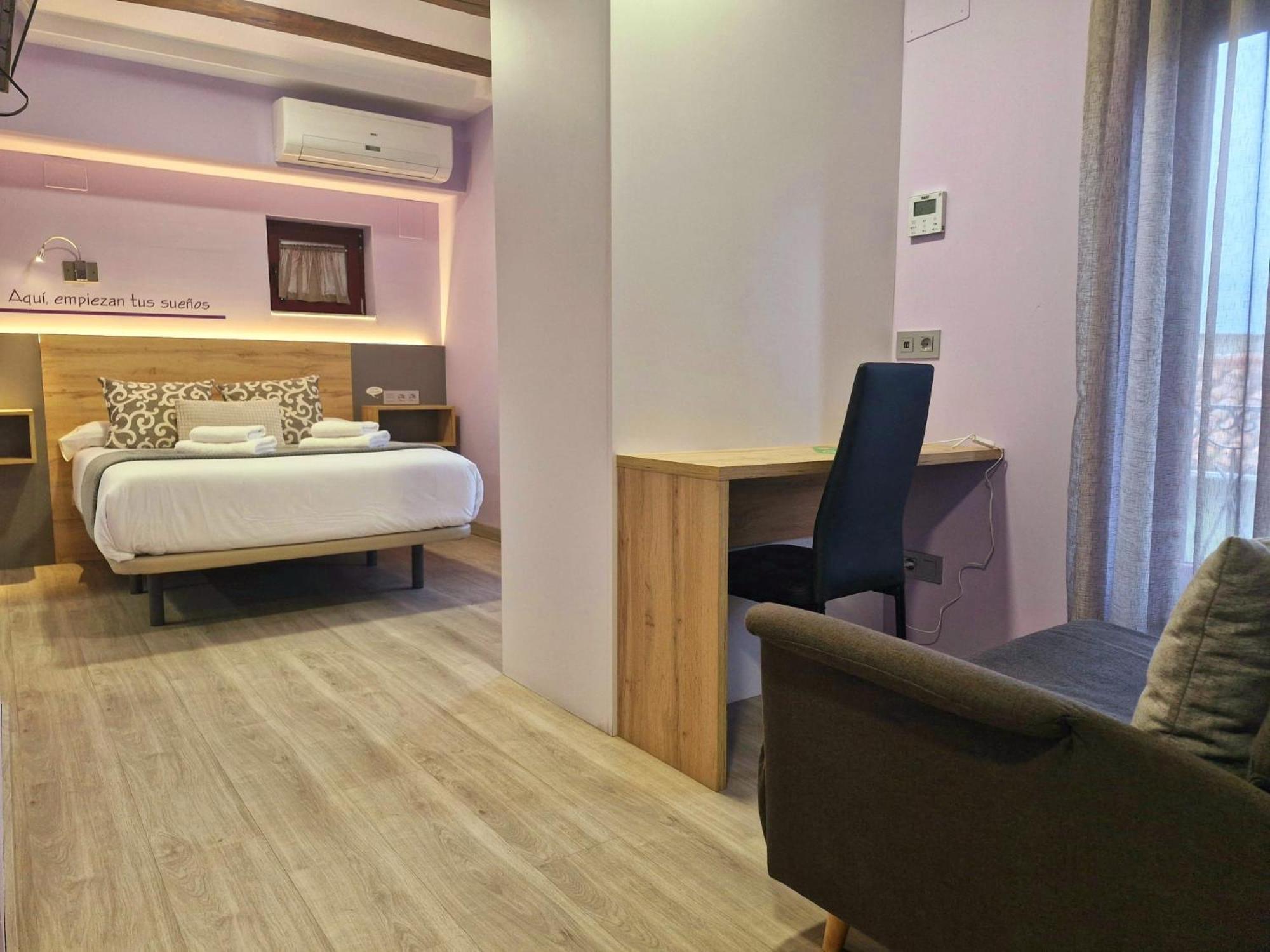 Feeling Home - Suites&Rooms León Extérieur photo