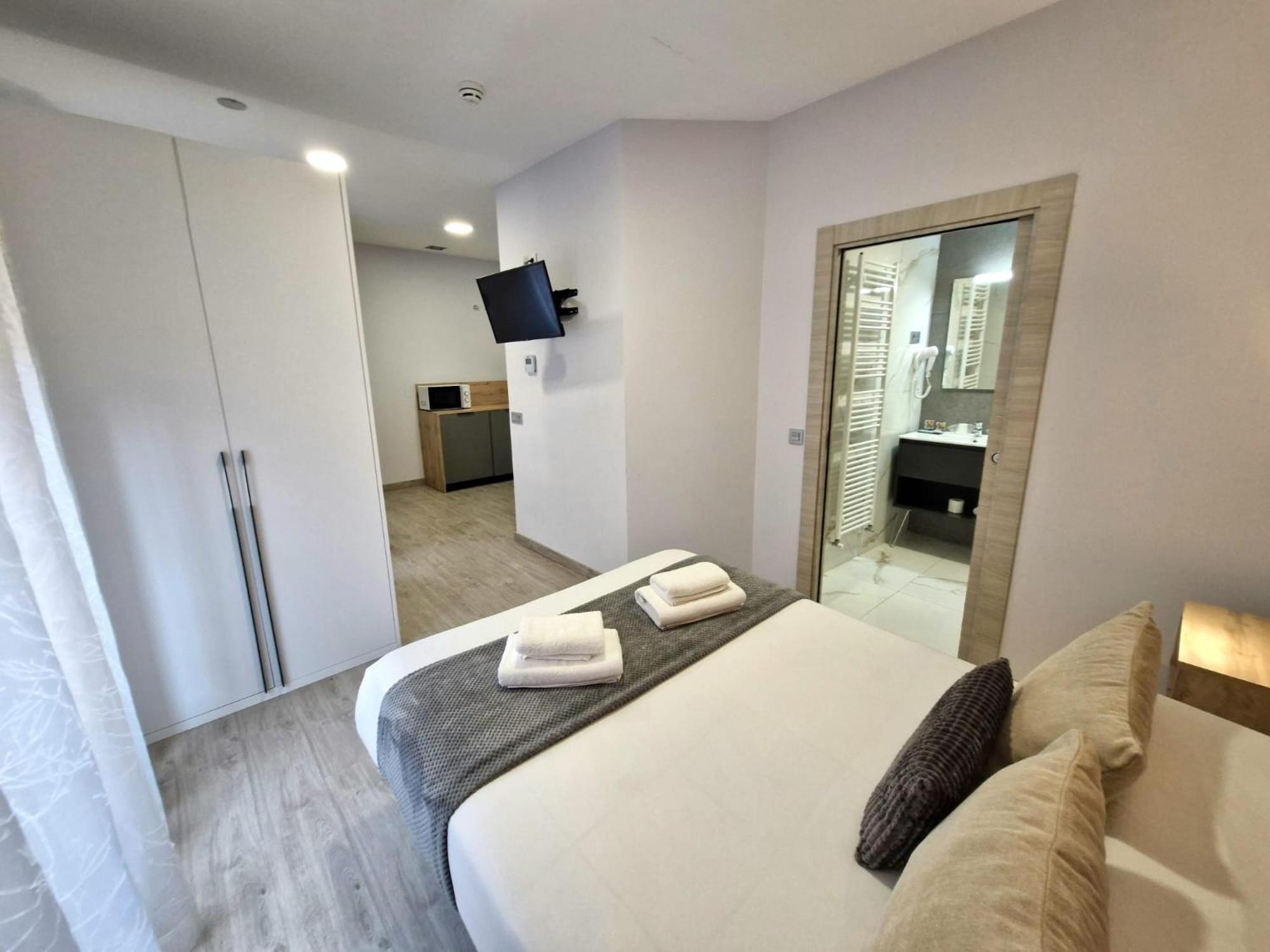 Feeling Home - Suites&Rooms León Extérieur photo